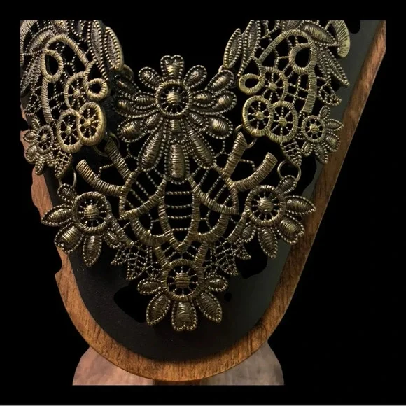Vintage Brass Filigree bib necklace - Picture 2 of 5